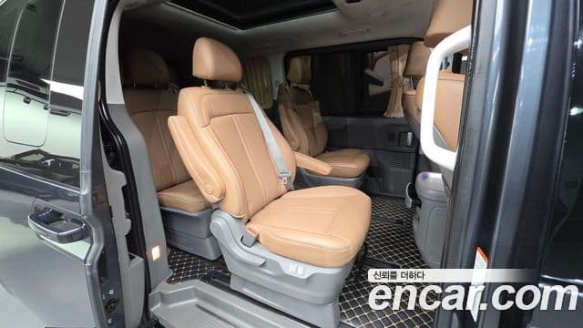 Hyundai Staria 2022 — Фото 18/20