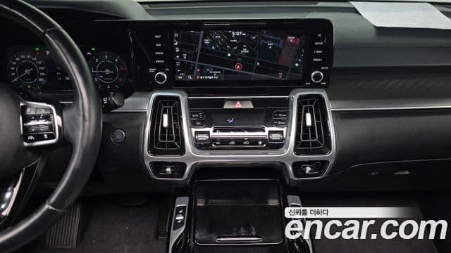 Kia Sorento 2021 — ფოტო 13/20