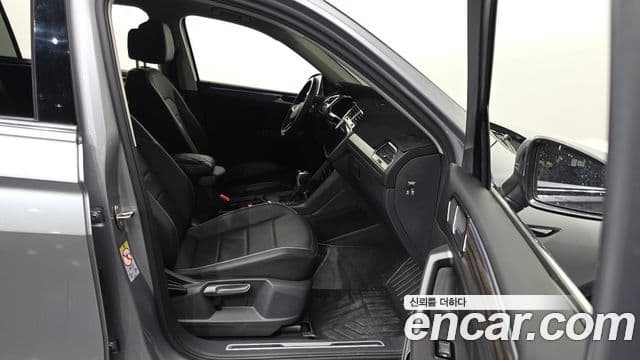 Volkswagen Tiguan Allspace 2022 — Photo 10/20