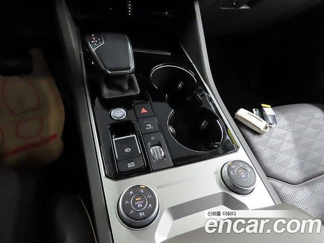 Volkswagen Touareg 2023 — Photo 5/20