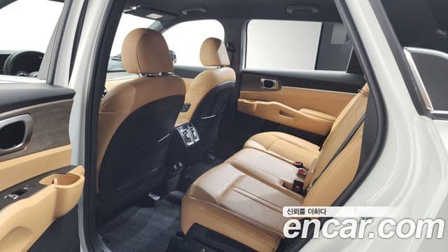 Kia Sorento 2022 — Şəkil 18/20