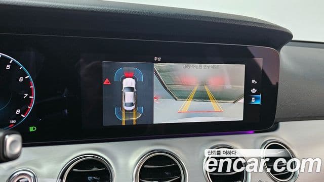 Mercedes-Benz E-Class 2021 — фото 14 из 20