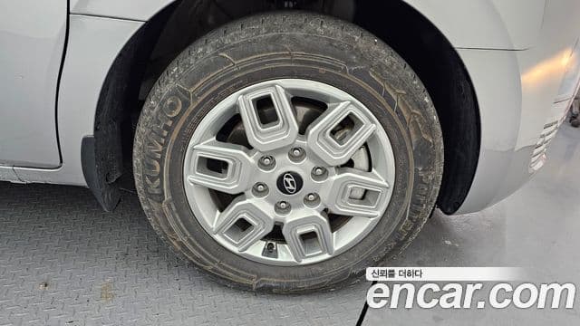 Hyundai Staria 2024 — фото 5 из 20