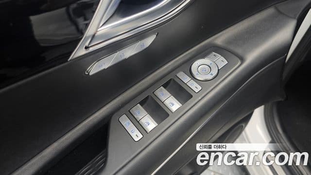 Genesis GV80 2020 — ფოტო 19/20