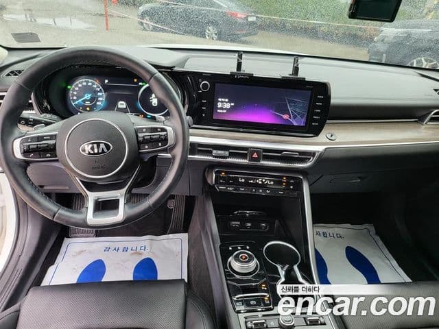 Kia K5 2021 — ფოტო 9/19