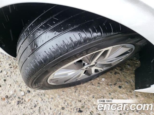 Kia K5 2021 — ფოტო 18/19
