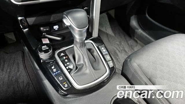 Kia Seltos 2021 — ფოტო 9/20