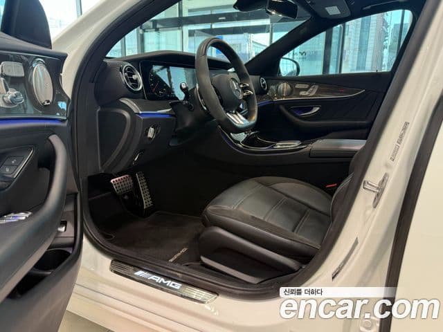 Mercedes-Benz E-Class 2022 — фото 8 из 20