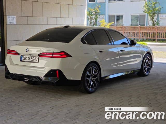 BMW 5 Series, 2025