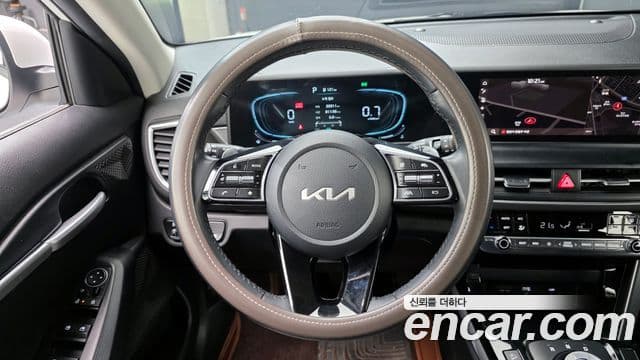 Kia Seltos 2024 — ფოტო 13/20