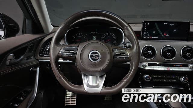 Kia Stinger 2021 — Şəkil 13/20