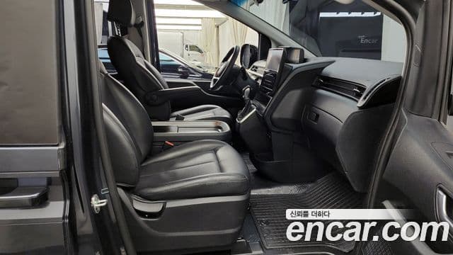 Hyundai Staria 2022 — ფოტო 11/20