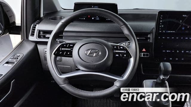 Hyundai Staria 2022 — ფოტო 13/20