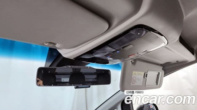 Hyundai Staria 2022 — ფოტო 17/20