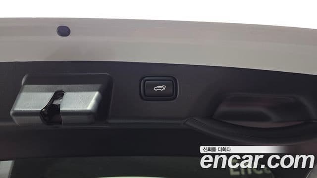 Kia Niro 2025 — фото 20 из 20