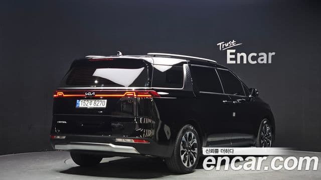 Kia Carnival 2023 — фото 2 из 20