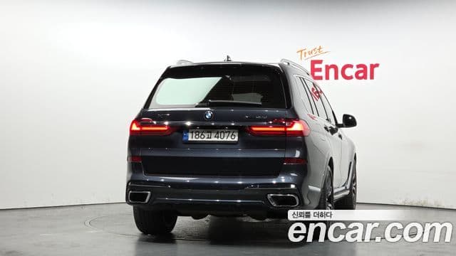 BMW X7 2022 — ფოტო 11/20