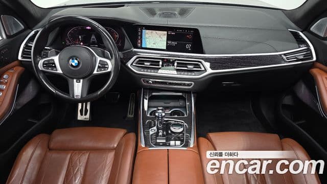 BMW X7 2022 — ფოტო 18/20