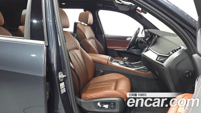 BMW X7 2022 — ფოტო 7/20
