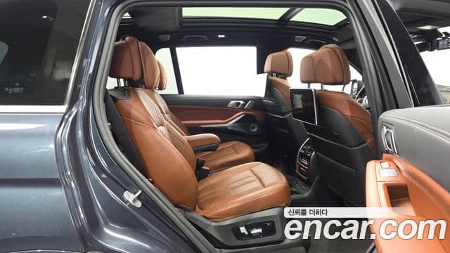 BMW X7 2022 — ფოტო 4/20