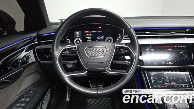 Audi A8 2020 — ფოტო 14/20