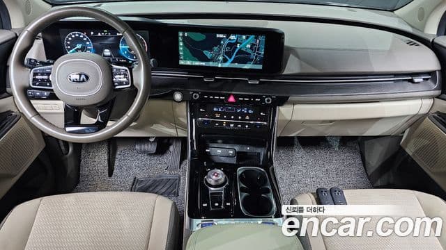 Kia Carnival 2021 — фото 7 из 20