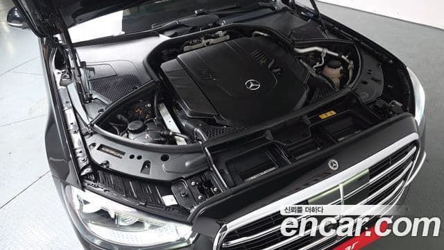 Mercedes-Benz S-Class 2022 — Photo 24/36