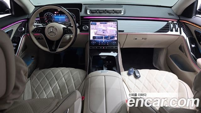 Mercedes-Benz S-Class 2022 — Photo 12/36