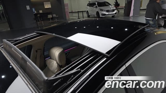 Mercedes-Benz S-Class 2022 — Photo 35/36