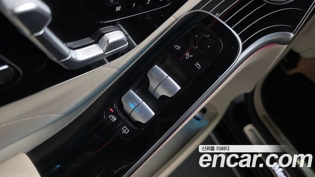 Mercedes-Benz S-Class 2022 — Photo 30/36