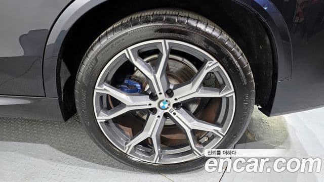 BMW X5 2022 — Photo 21/32