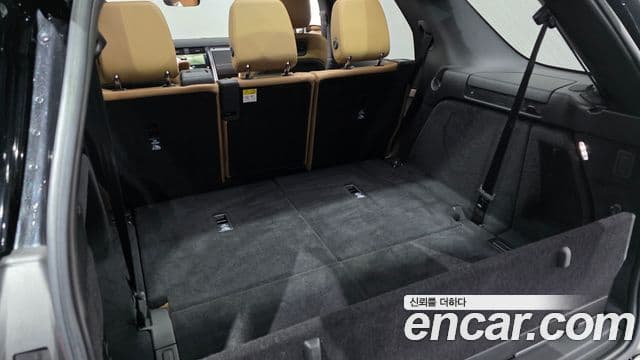 Land Rover Discovery 5 2023 — Фото 19/20