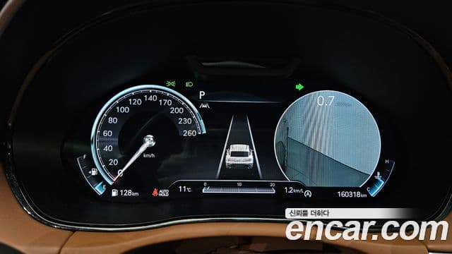 Genesis GV70 2021 — ფოტო 8/20