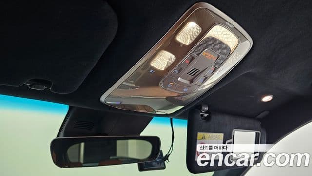 Genesis GV70 2021 — ფოტო 18/20