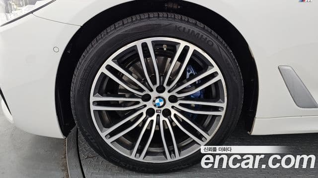 BMW 5 Series 2018 — ფოტო 5/20