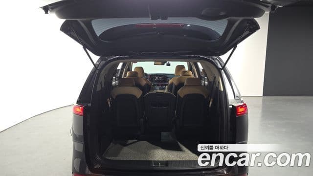 Kia Carnival 2023 — Фото 20/20