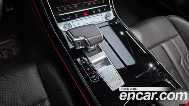 Audi A8 2021 — Şəkil 9/20