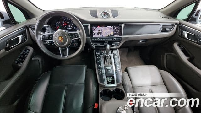 Porsche Macan 2021 — фото 7 из 20