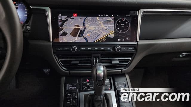 Porsche Macan 2021 — Şəkil 13/20