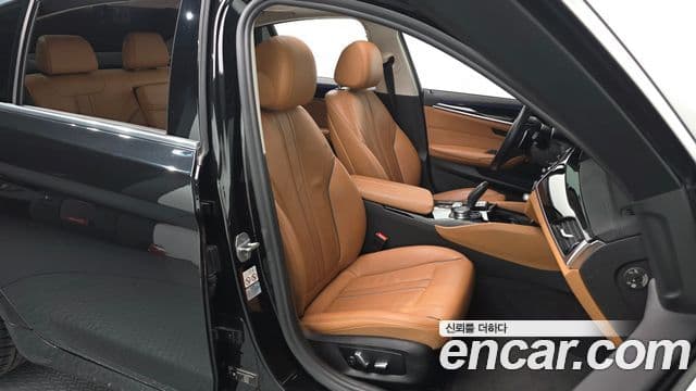 BMW 5 Series 2018 — ფოტო 12/20