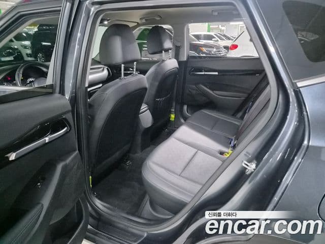 Kia Seltos 2022 — Şəkil 17/20