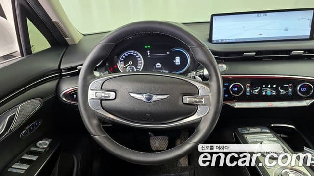 Genesis GV70 2021 — ფოტო 13/20