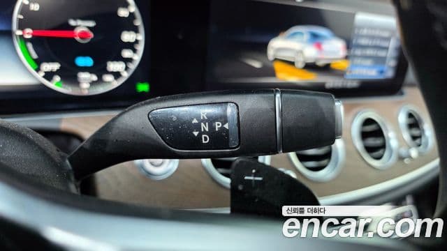 Mercedes-Benz E-Class 2019 — Şəkil 9/20