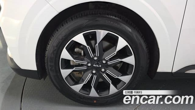 Kia Carnival 2021 — фото 5 из 20