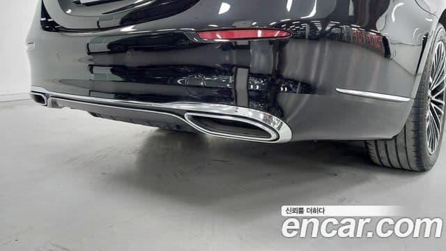 Mercedes-Benz S-Class 2025 — Photo 2/20