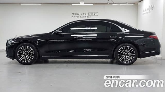 Mercedes-Benz S-Class 2025 — Photo 4/20