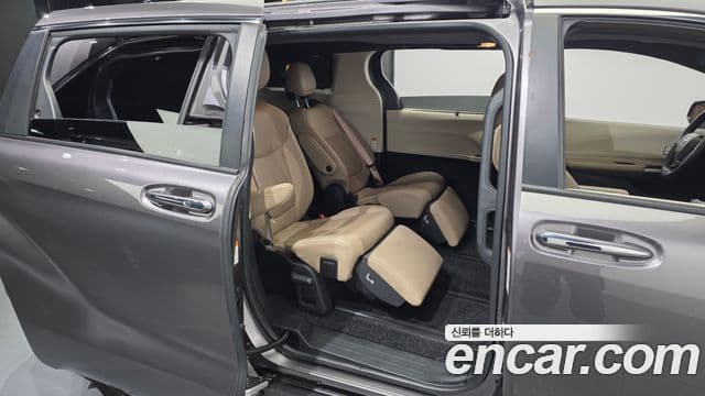 Toyota Sienna 2022 — Photo 14/33