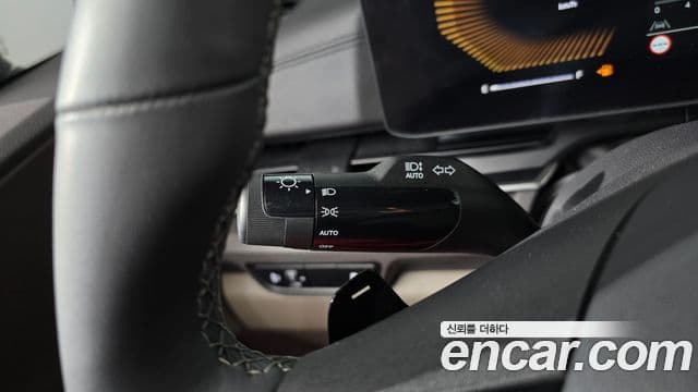 Kia Carnival 2024 — ფოტო 17/20