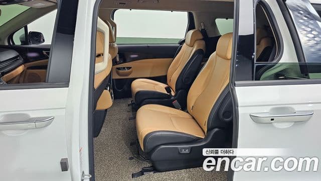 Kia Carnival 2021 — Фото 11/20