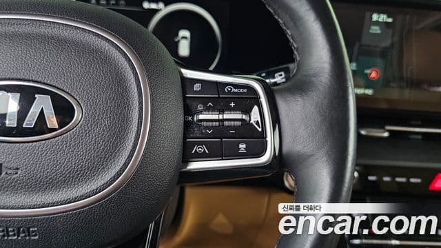 Kia Carnival 2021 — Фото 16/20